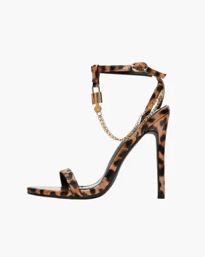 Isotta – Bold design – Gold chain ankle strap stiletto heels