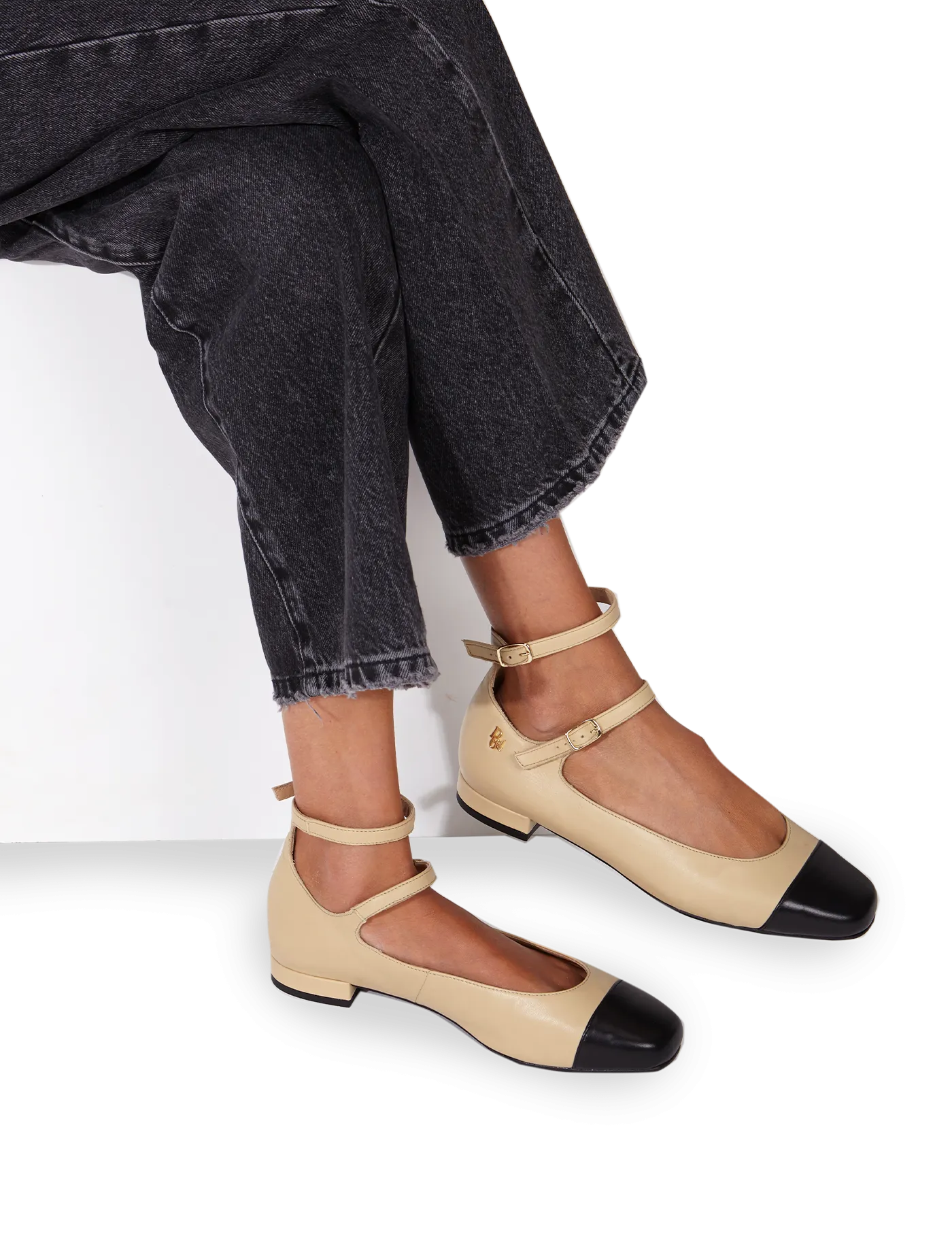Mary Jane Daphne Cream & Black