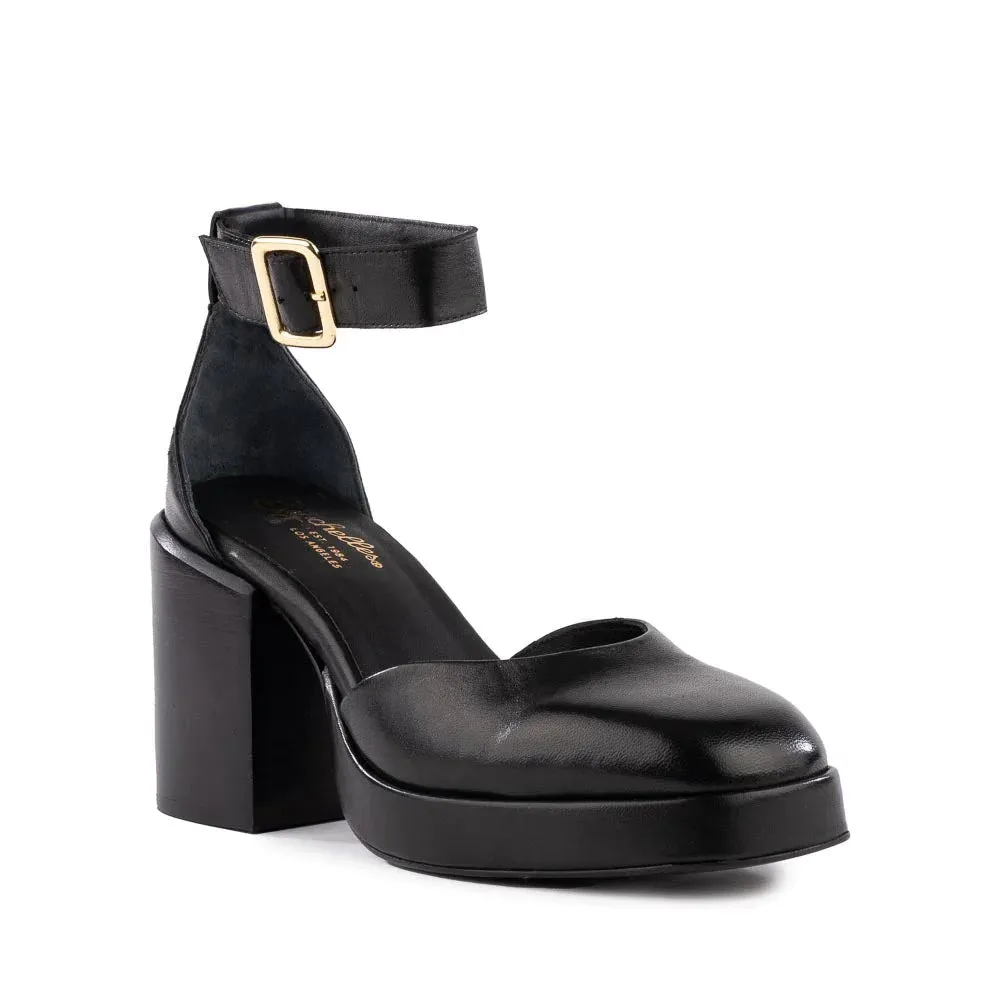 Seychelles Gleaming Heel in Black Leather